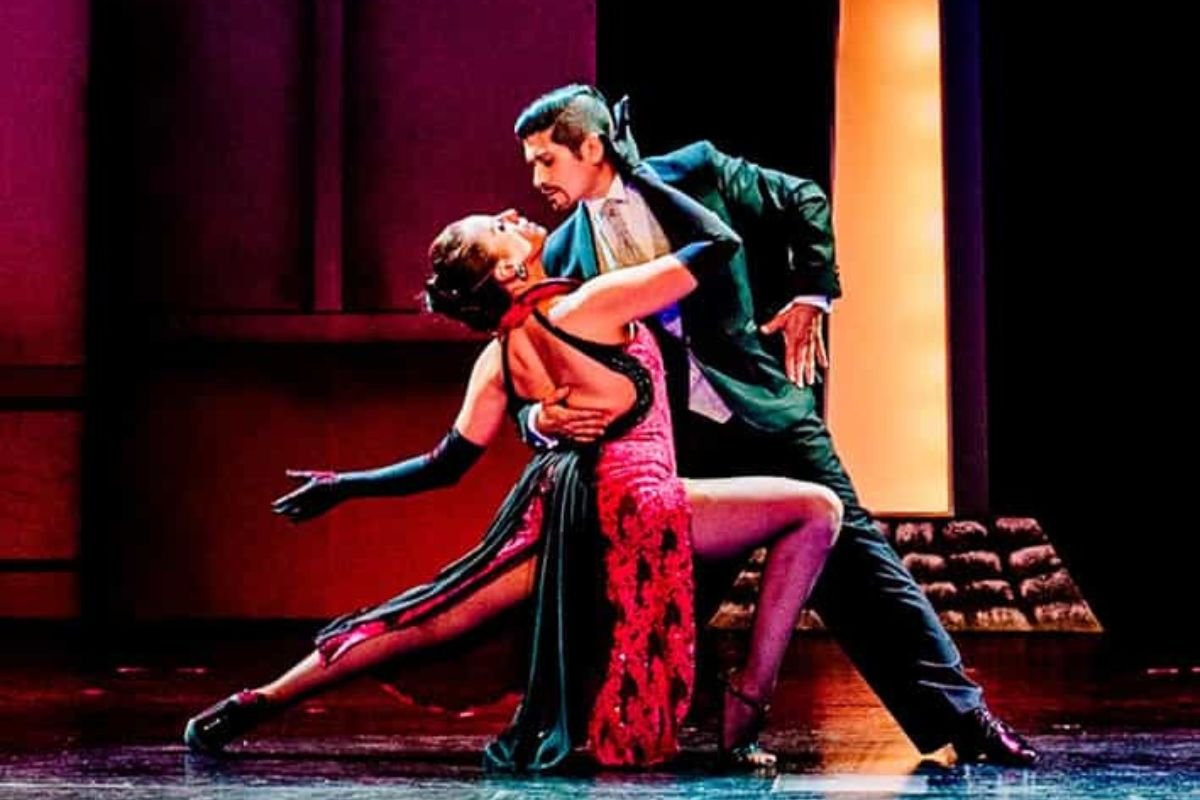 Descubra-a-magia-do-show-no-Tango-Porteño