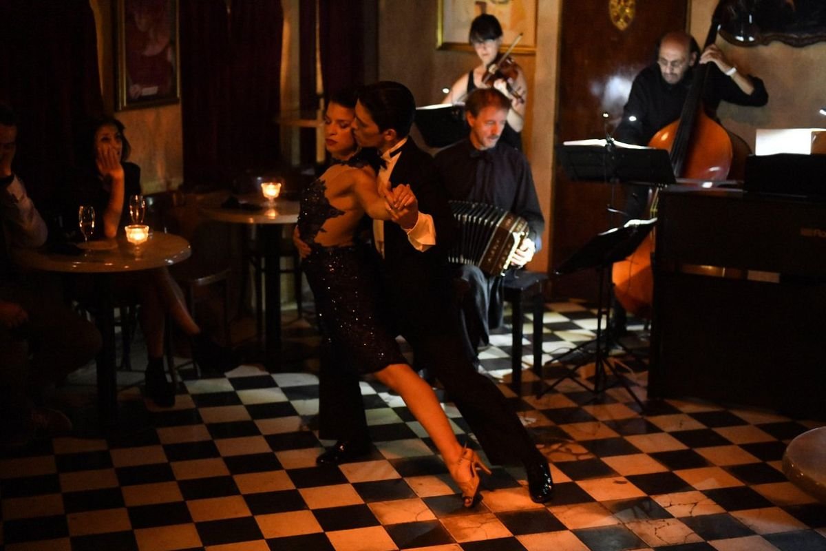 Noites-de-tango-no-espetáculo-do-Bar-Sur